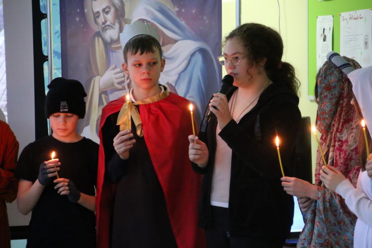 Ósmoklasiści żegnają szkołę